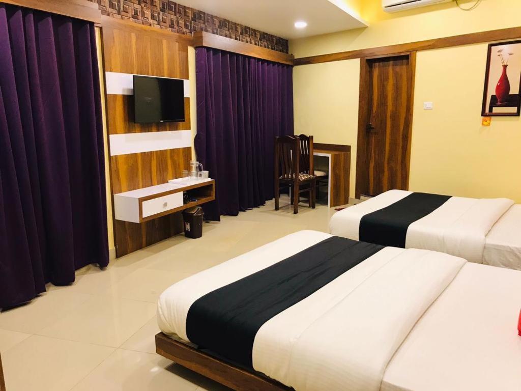 Hotel Keerthana Puttur Puttur  Bagian luar foto