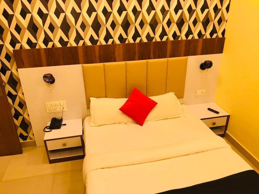 Hotel Keerthana Puttur Puttur  Bagian luar foto
